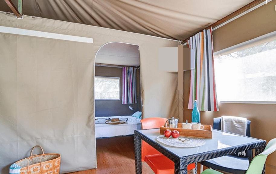 Hebergements Camping "Les Pieds Dans L'Eau" Crozon Exterior photo