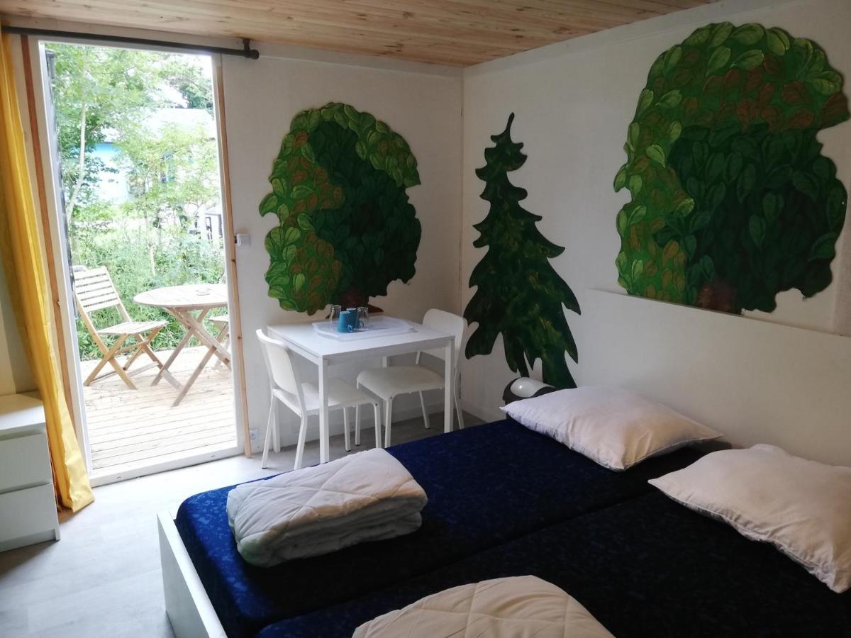 Hebergements Camping "Les Pieds Dans L'Eau" Crozon Exterior photo