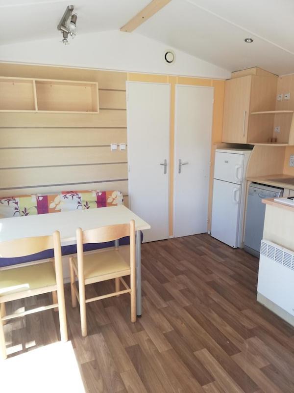Hebergements Camping "Les Pieds Dans L'Eau" Crozon Exterior photo